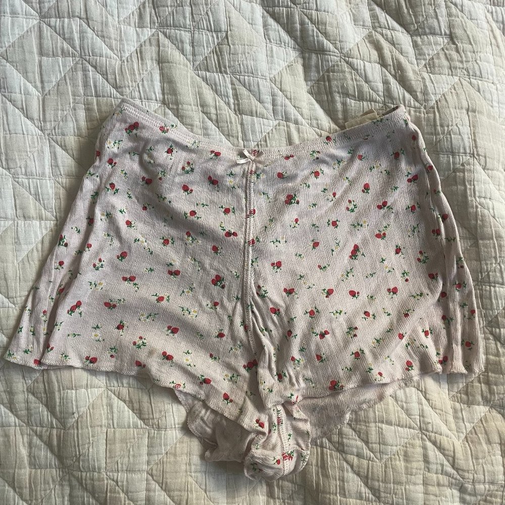 Doen Stella shorts strawberry bloom XS